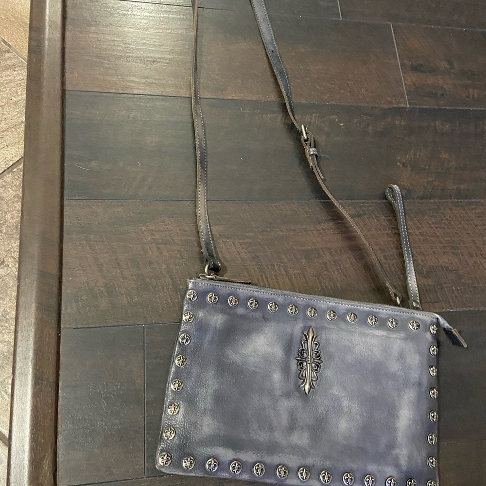Boutique brand leather purse